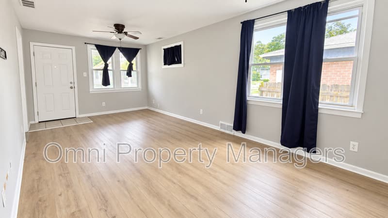 warren House: 8030 Chalmers Ave