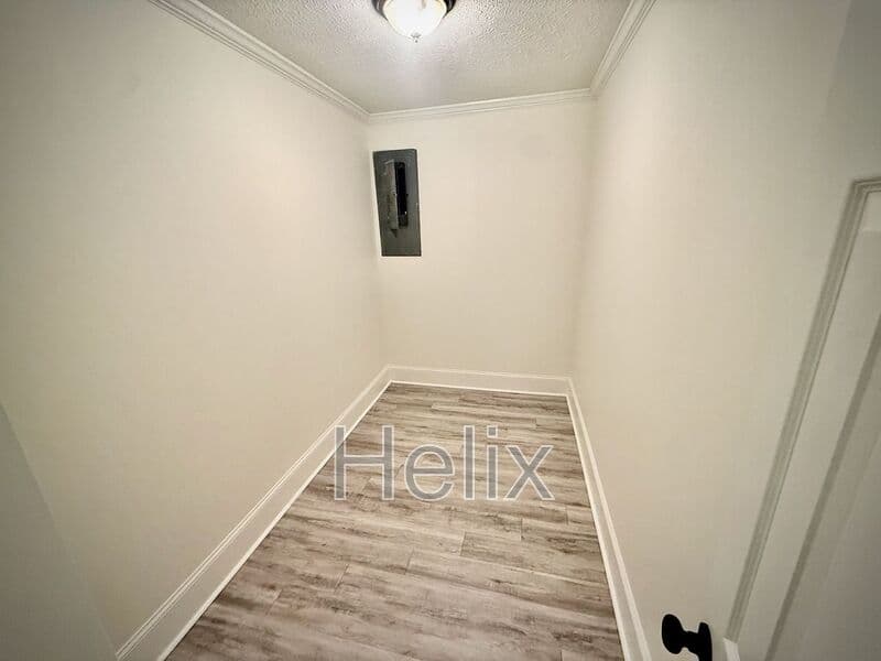 Madison House: 102 Channel Ln