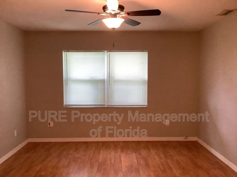 Ocala House: 16 Almond Terrace