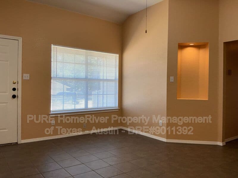 Round Rock Condo: 1001-A Christopher Ave