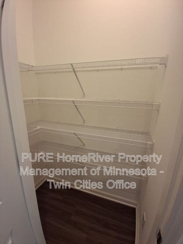 Woodbury House: 4739 Schilling Ct