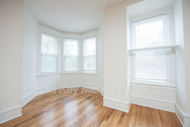 North Olmsted Condo: 5195 Dover Center Road - 2