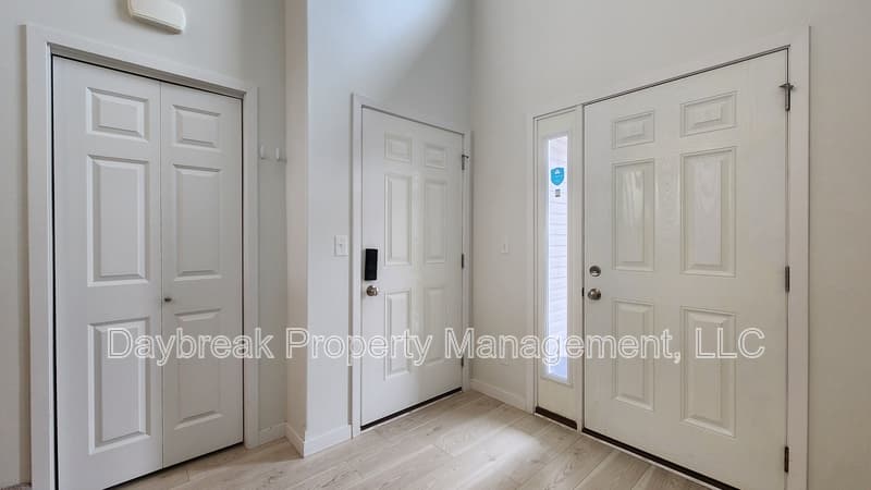 Fargo House: 2584 66th Avenue South