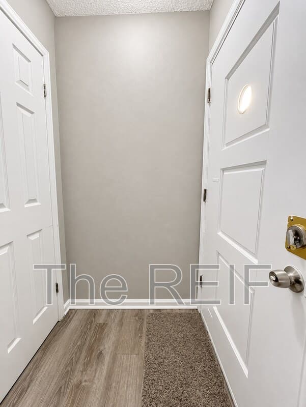Detroit House: 17712 Lenore Avenue