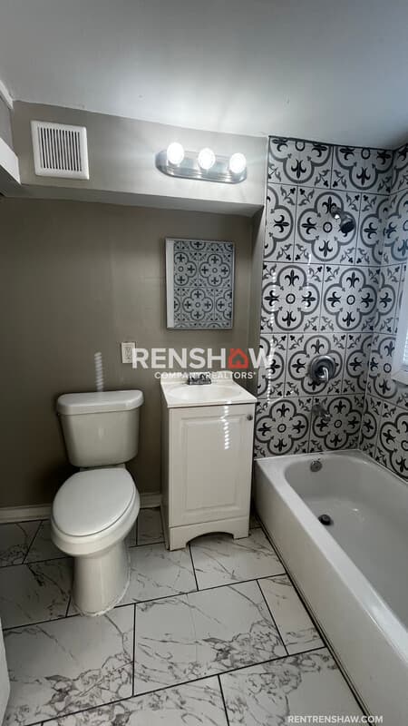 Memphis House: 1423 Lyndale Ave