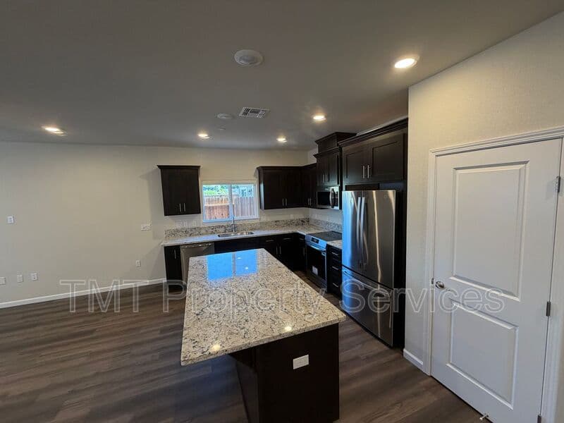 Elk Grove House: 9106 Turnbull Court