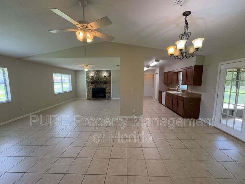 Summerfield House: 13606 SE 48th Court