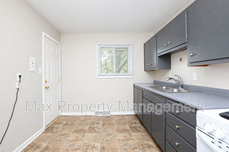 Des Moines House: 3426 SW 8th Street