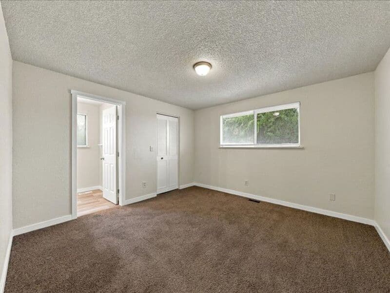 Kennewick Condo: 800 S. Huntington St.