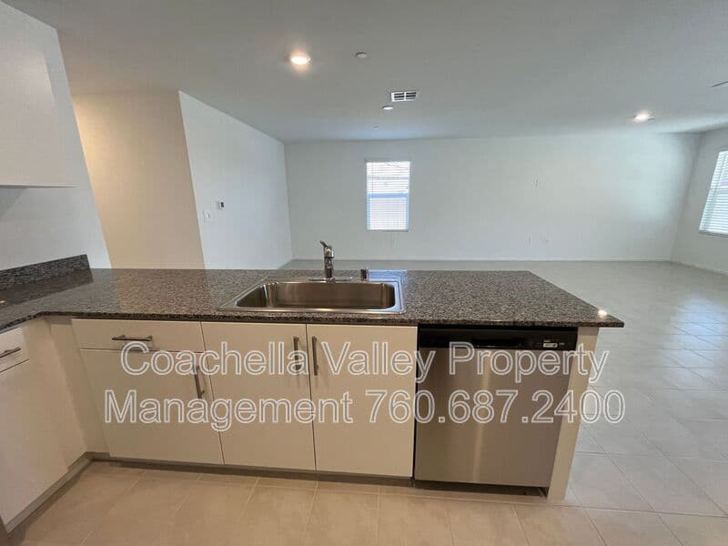 Indio House: 79225 Valor Ln