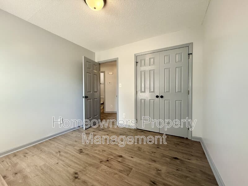 Hope Mills House: 3839 Goforth Dr