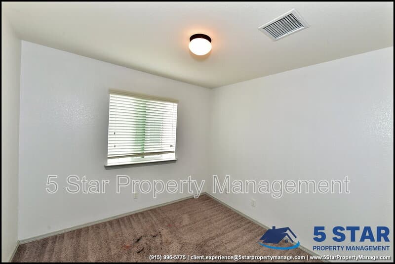 El Paso House: 872 Colbert Shapleigh Place !!