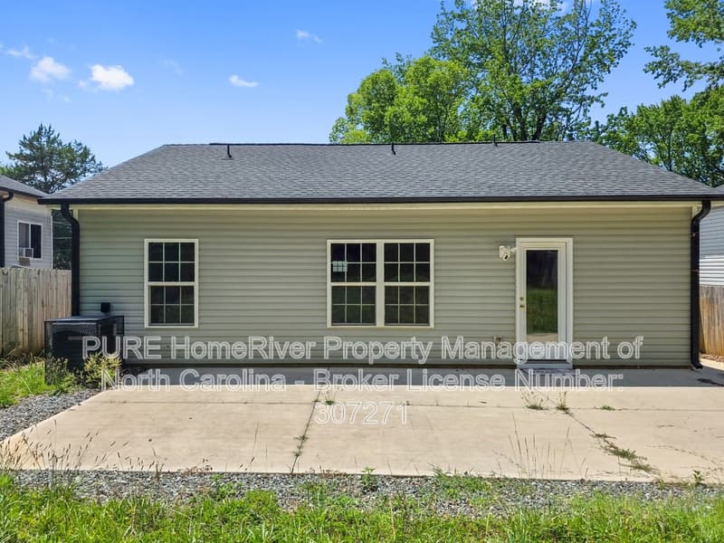 Charlotte House: 621 Northway Dr