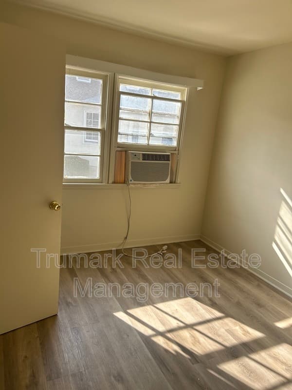 Glendale Condo: 1447 E Broadway