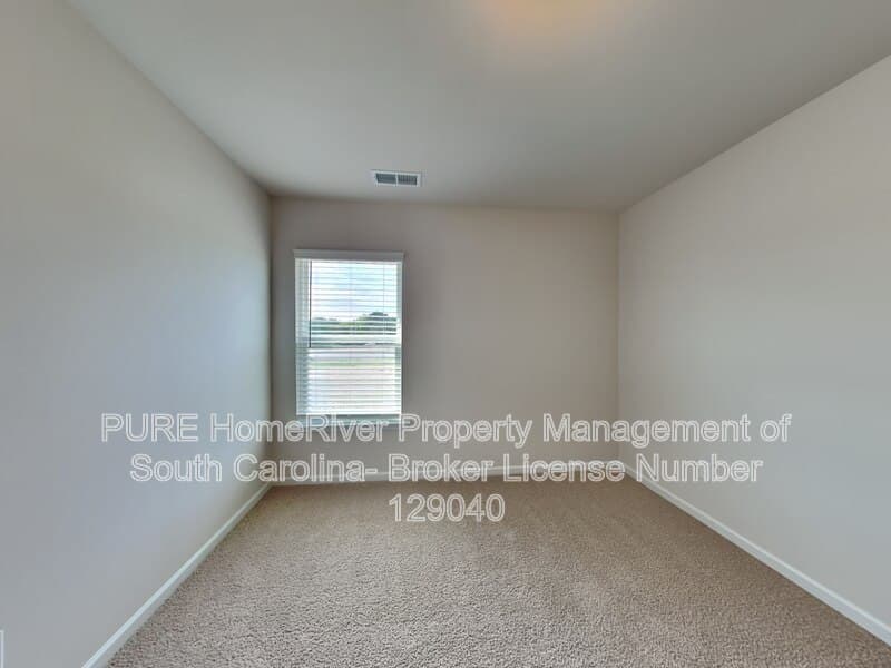 Elgin Townhome: 1054 Cornelia St