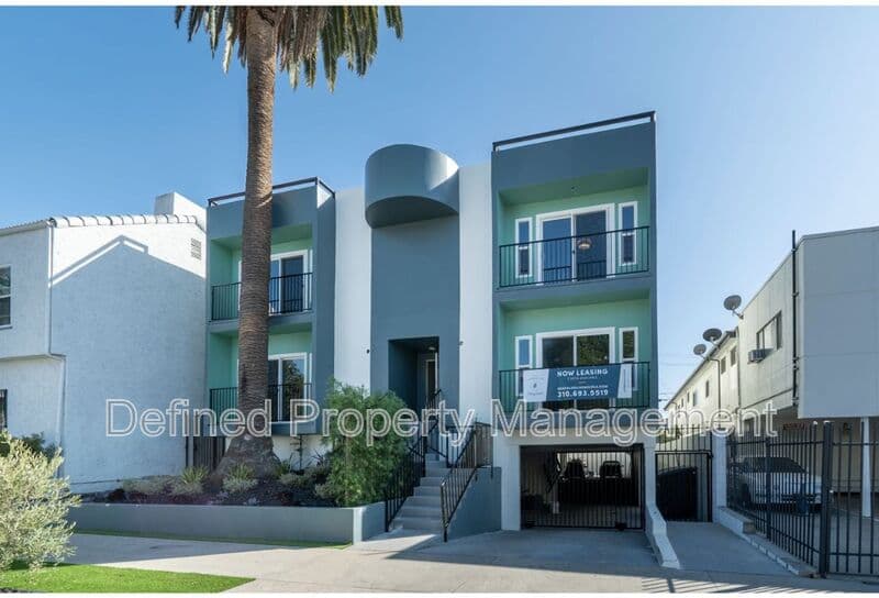 Los Angeles Condo: 6120 Eleanor Ave