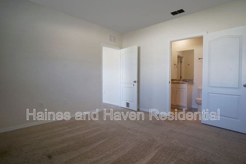 Winter Haven House: 409 Corso Loop
