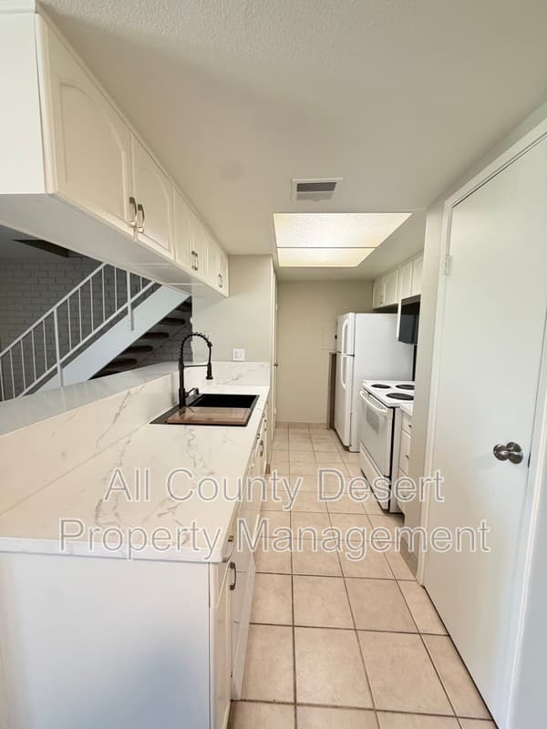 Palm Desert Condo: 72670 Thrush Rd