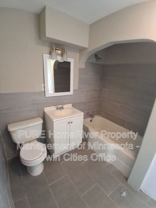 Saint Paul Condo: 140 Belvidere St W