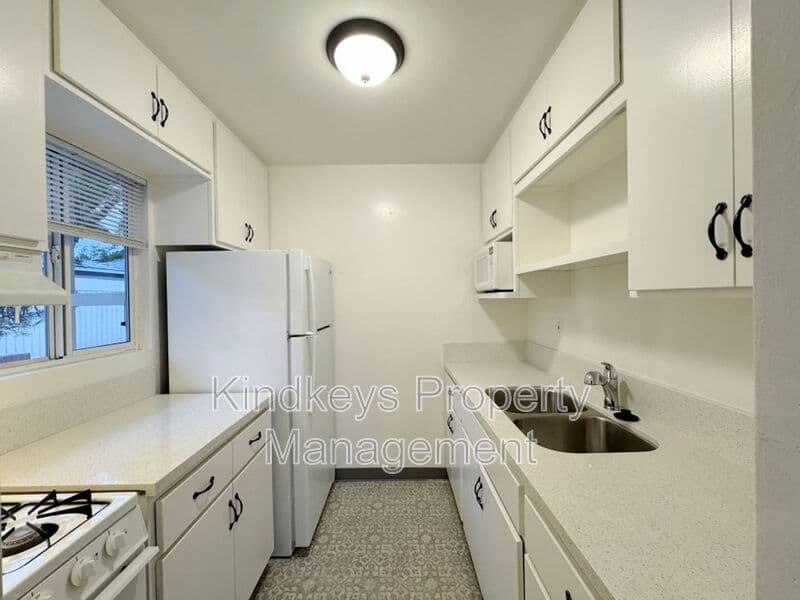 San Diego Condo: 3934 Third Ave