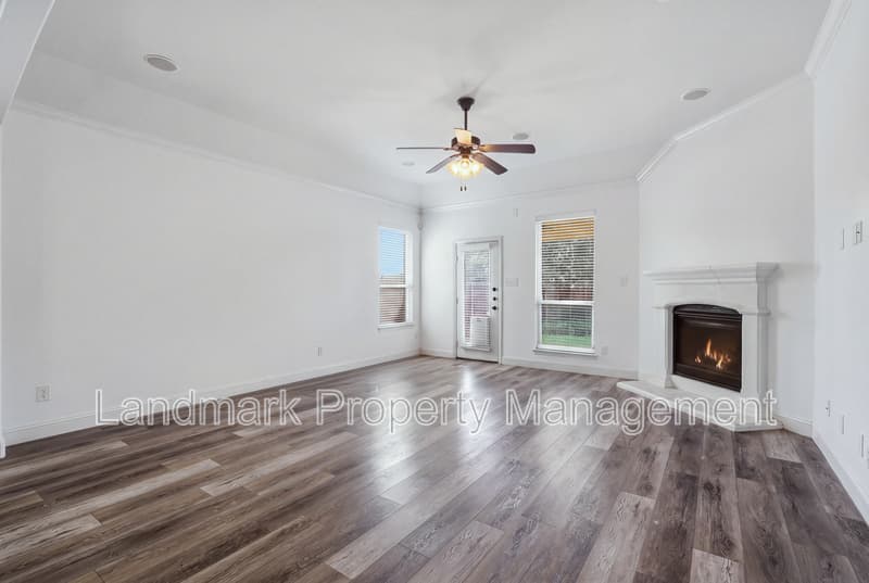 McKinney House: 11809 Bertram