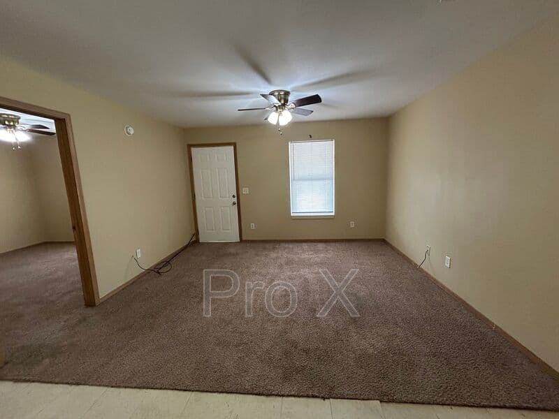 Springdale House: 315 Texas Ln
