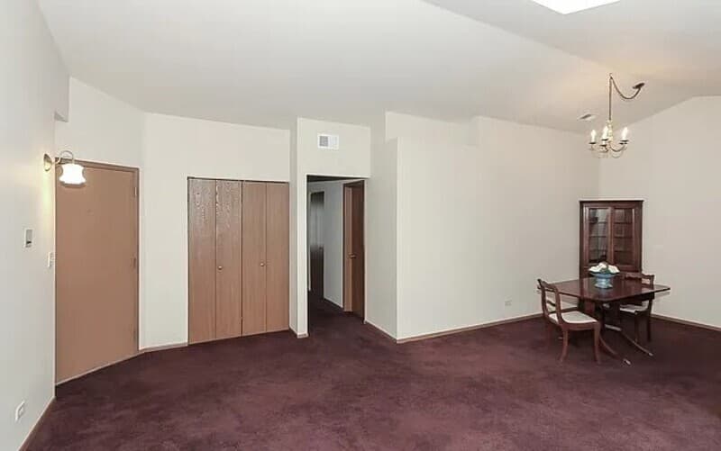 Schaumburg House: 1732 Chesapeake Ln