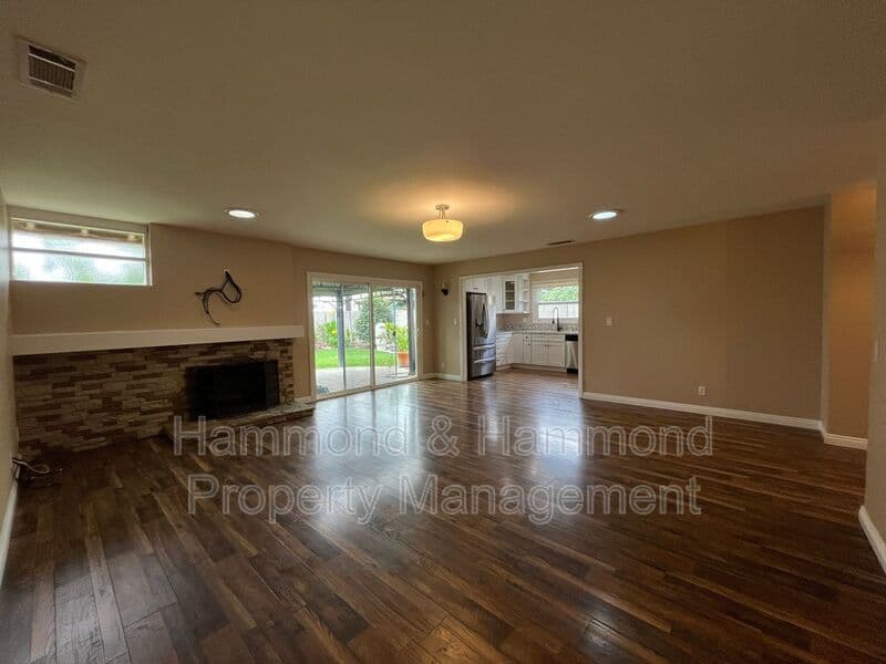 Granada Hills House: 16750 Index St.