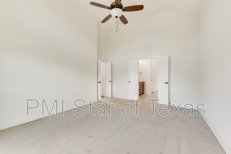 Arlington Townhome: 889 Birds Fort Trail