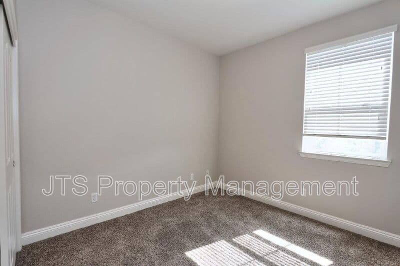 Sacramento House: 5424 Washoe Street