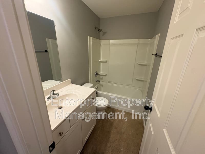 Memphis House: 3292 Denver St