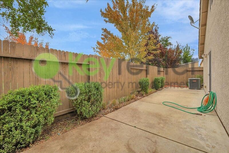 Roseville House: 1682 Loon Lake Street