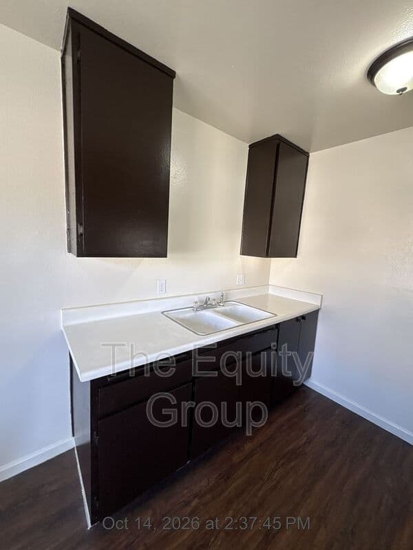Visalia Condo: 615 S Demaree St