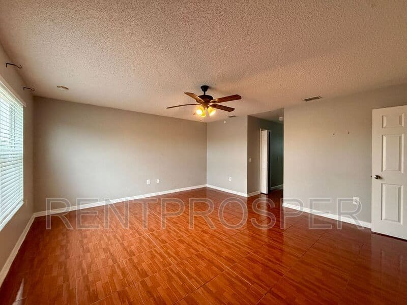 Kissimmee House: 677 Elbridge Dr