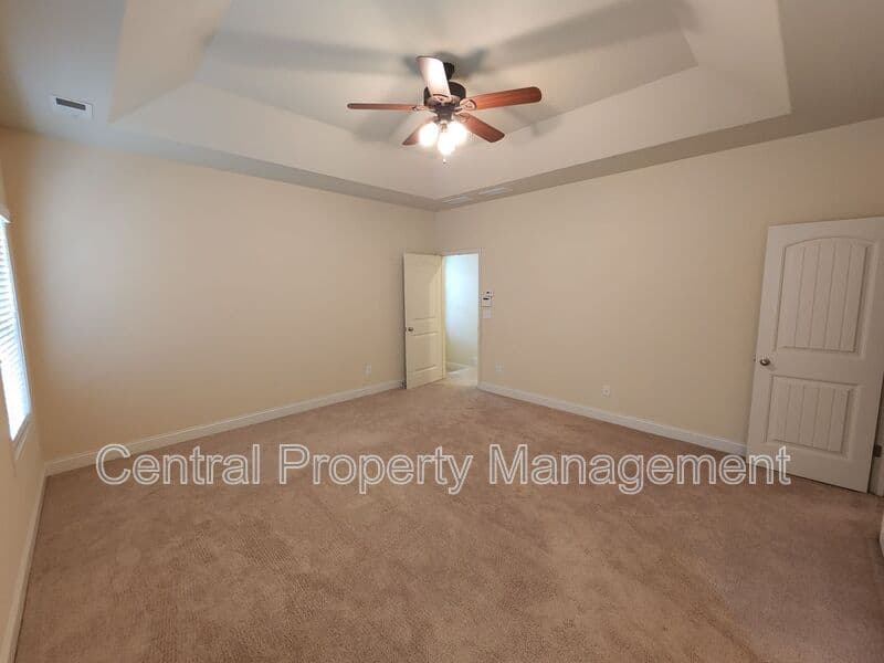 Simpsonville House: 265 Meadow Blossom Way
