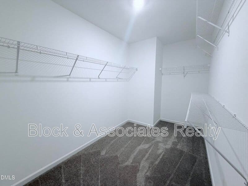 Sanford House: 611 Contento Ct