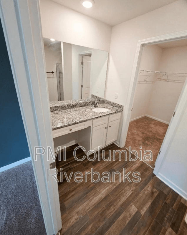 Elgin House: 218 Sundew Rd
