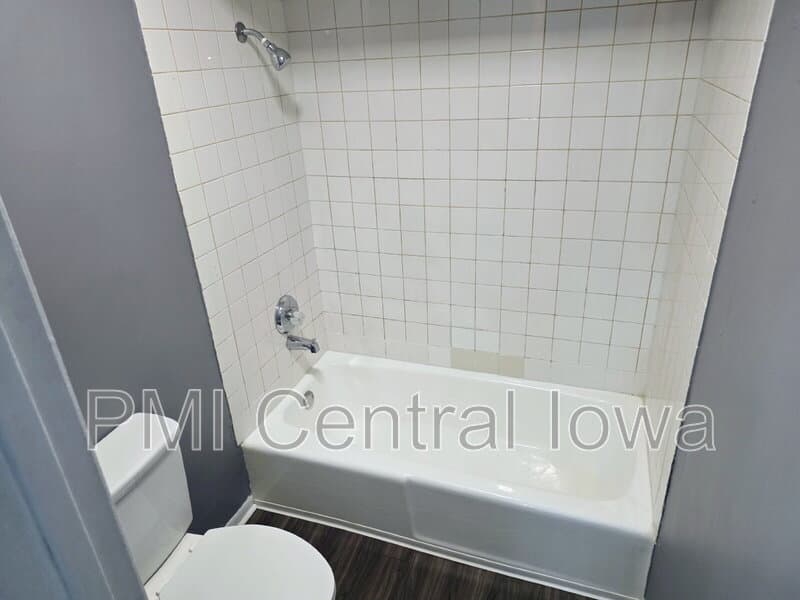 West Des Moines Condo: 1100 50th Street