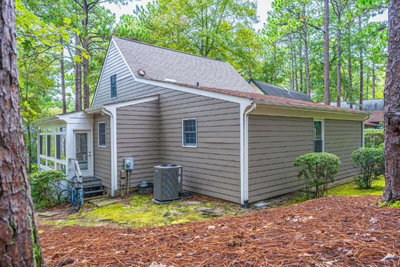 Southern Pines House: 22 Village in the Woods