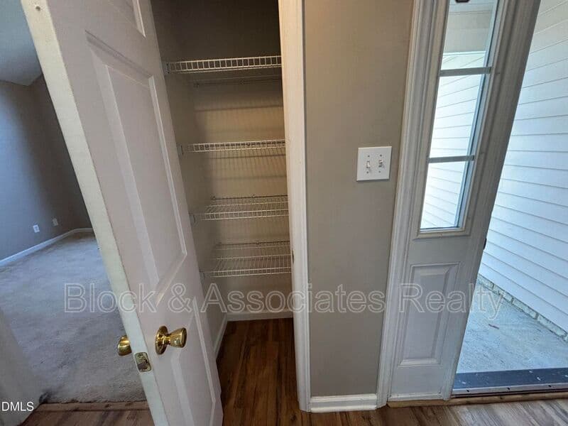 Raeford House: 337 Americana Dr