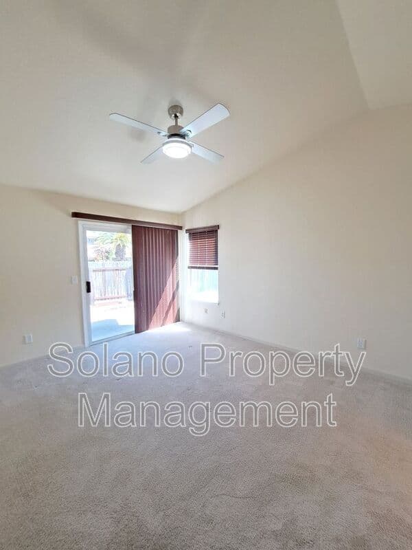 Vacaville House: 354 Bradley Dr.