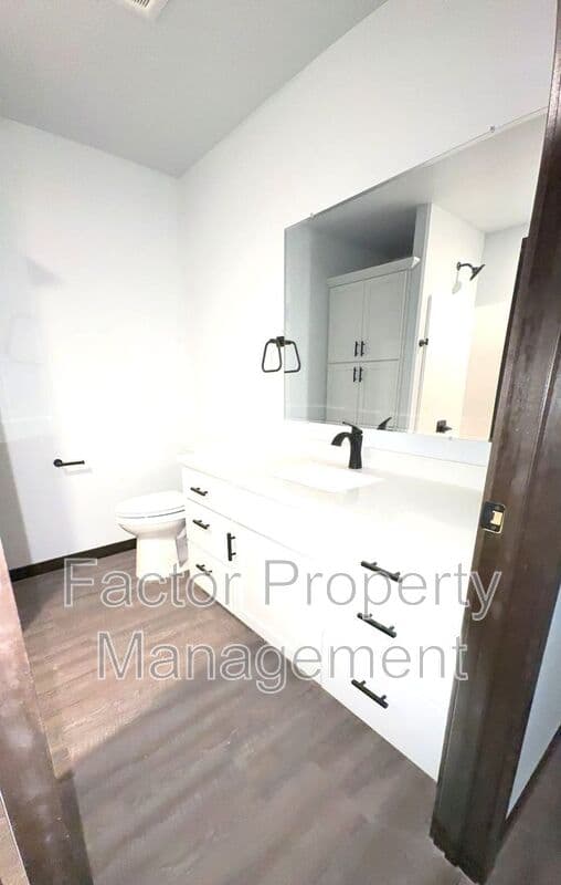 Mankato House: 3108 Noble Drive