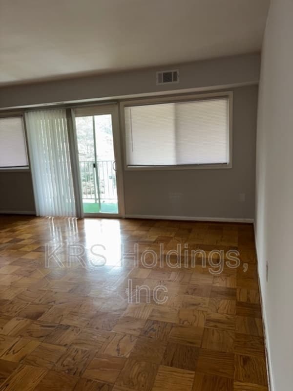 Richmond Condo: 800 Brook Hill Rd