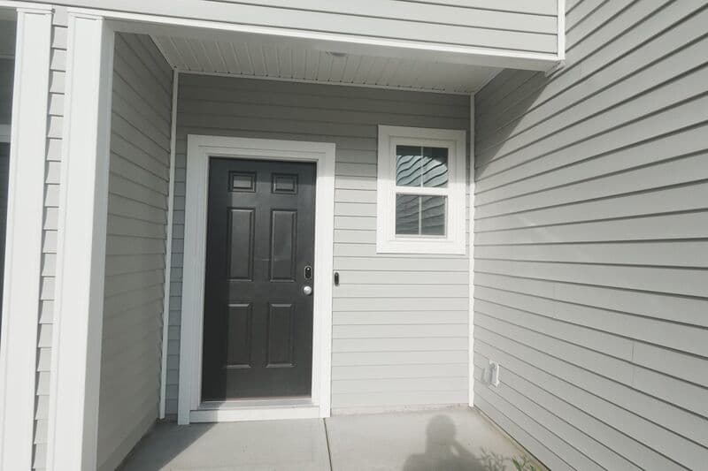 Richmond Hill House: 34 Crown Ct