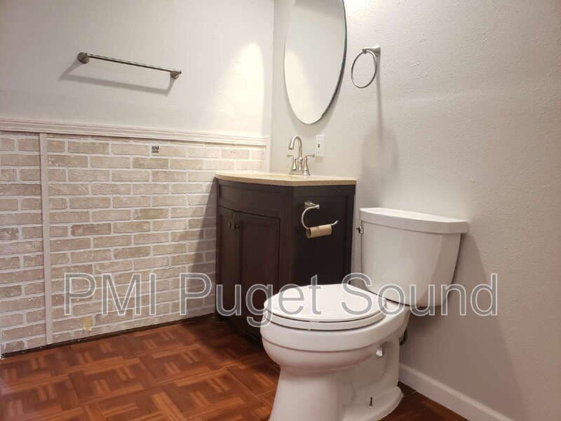 Federal Way House: 32728 35th Ave SW