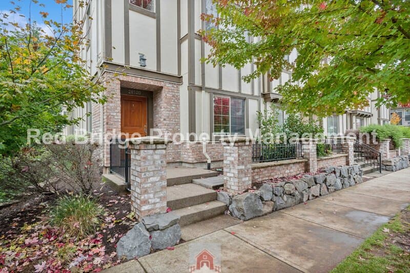 Wilsonville Townhome: 28520 SW Paris Ave