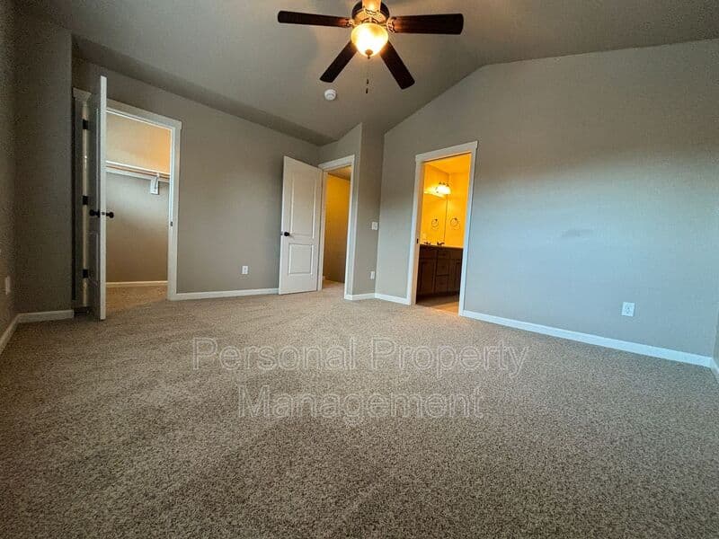 Vancouver House: 3303 NE 43rd Pl