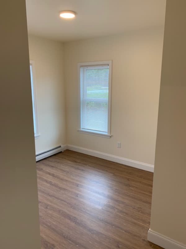 Burlington Condo: 11 Hungerford Terrace, Unit 4