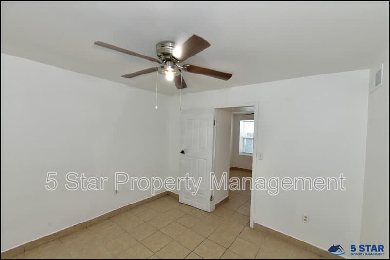 El Paso Condo: 1910 Olive Ave