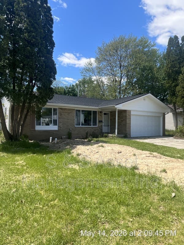 Lansing House: 4106 Stillwell Avenue